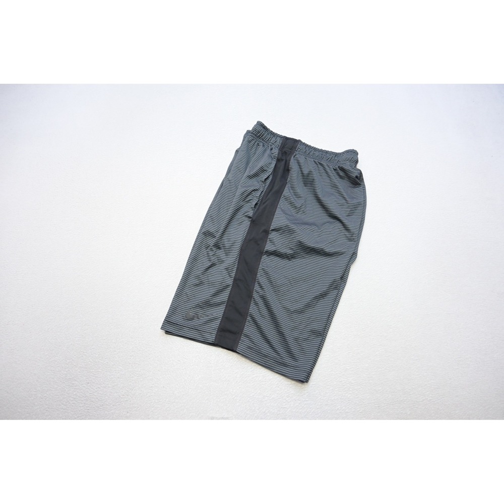 Nike Basketball Gym Shorts Mens Small Gray Striped Dri-FIT Athletic Excellent
